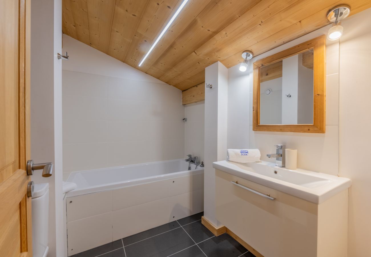 Le Combe Humbert Apartment- Morzine - Snow and Trek
