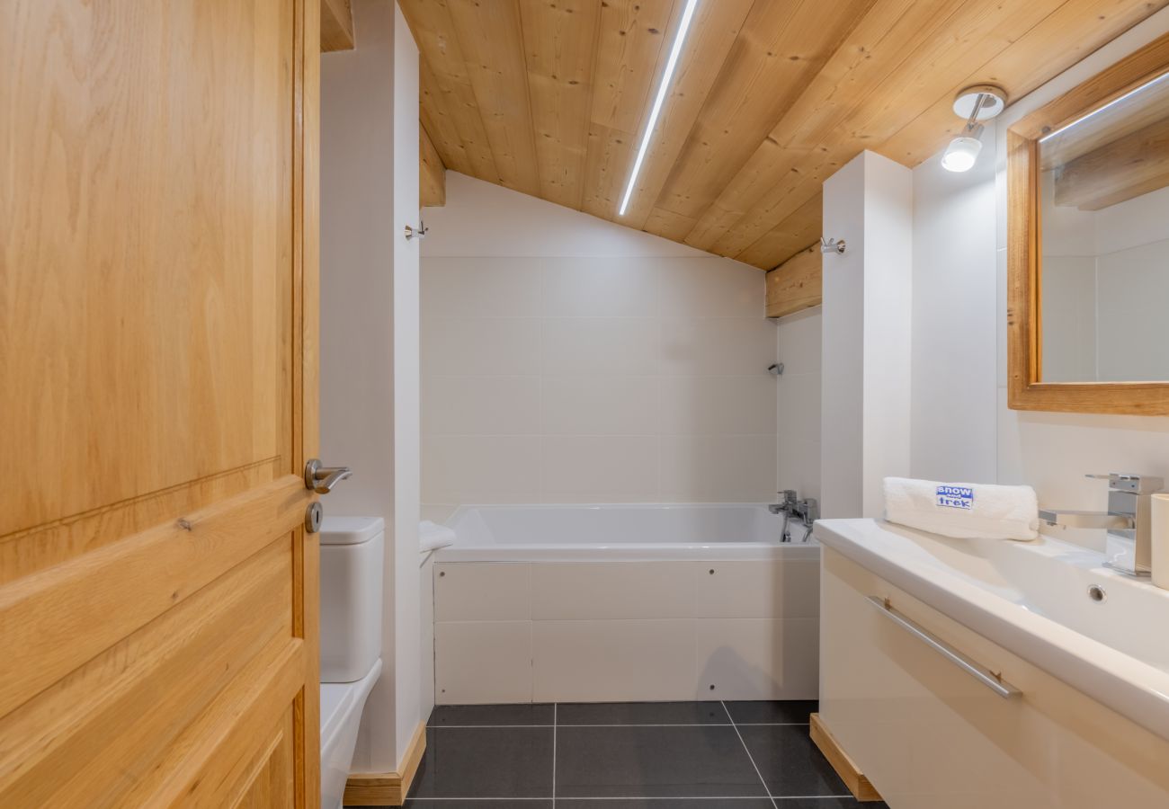Le Combe Humbert Apartment- Morzine - Snow and Trek