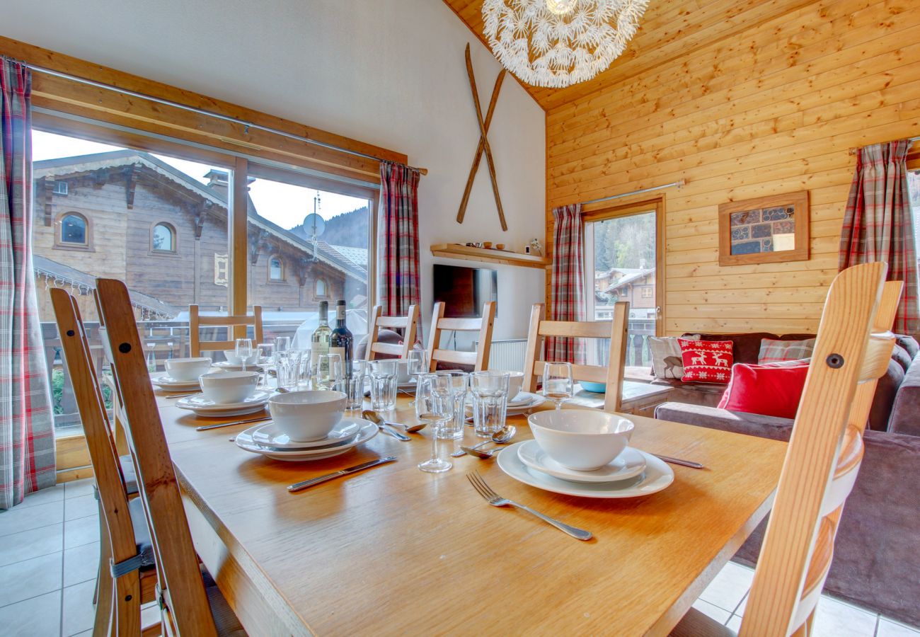 LES AIGUILLES - MORZINE - SNOW AND TREK
