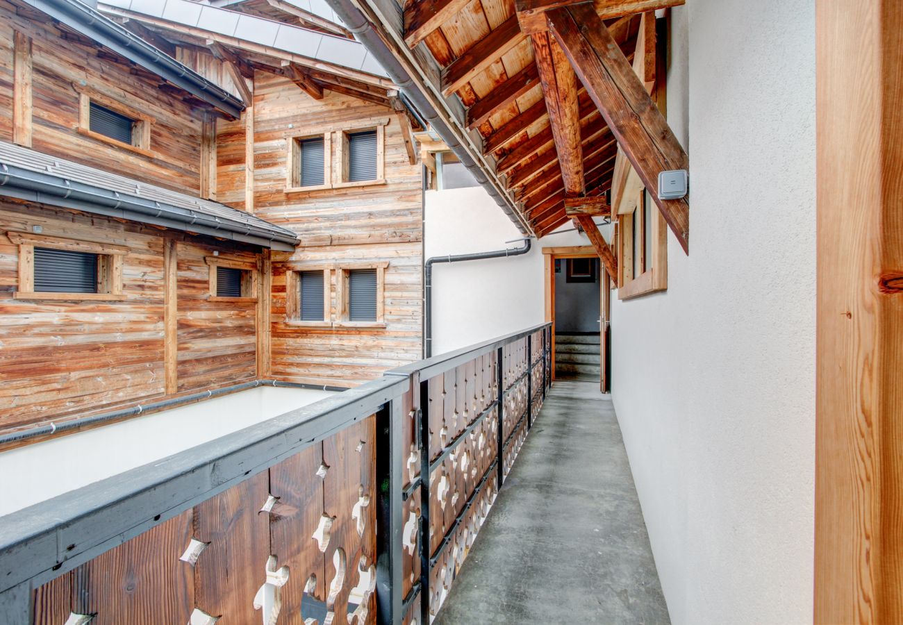 Chalet Arthur - Entrance to 3 - Morzine - Snow and Trek