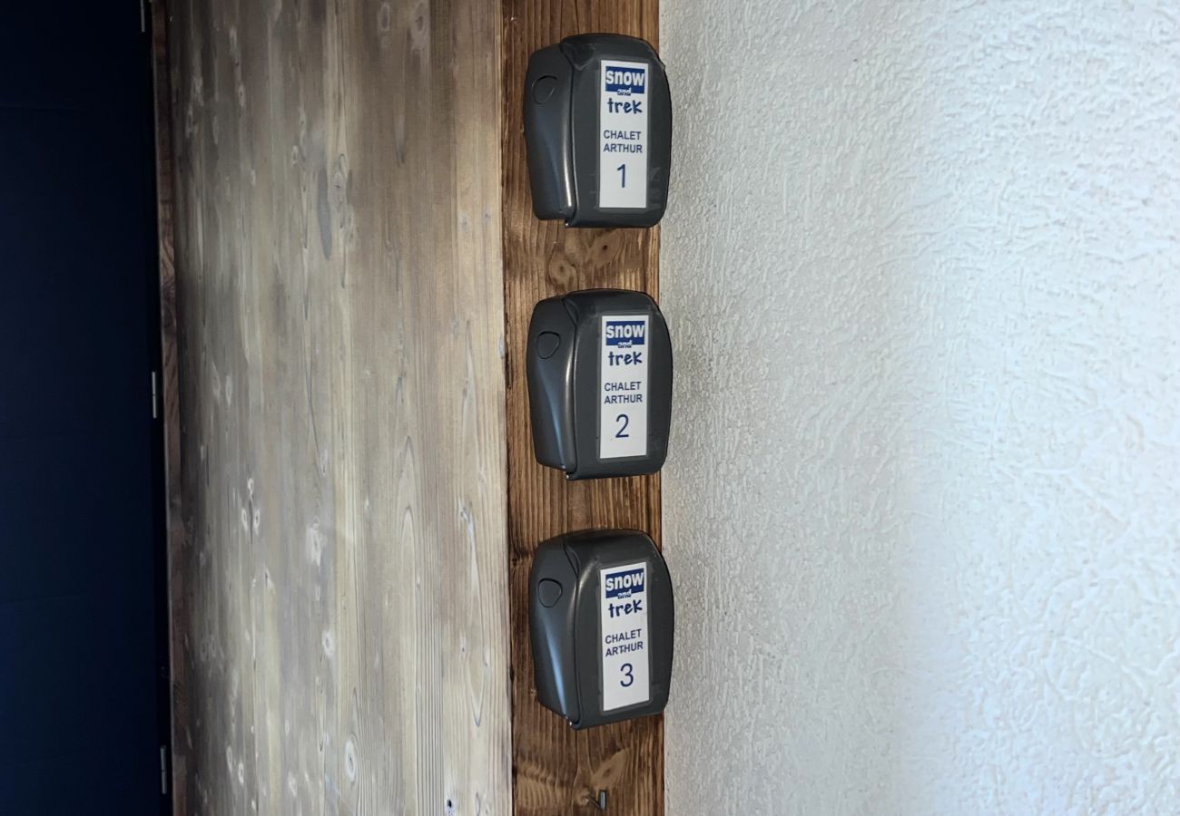 Chalet Arthur Three - Key box - Morzine - Snow and Trek 