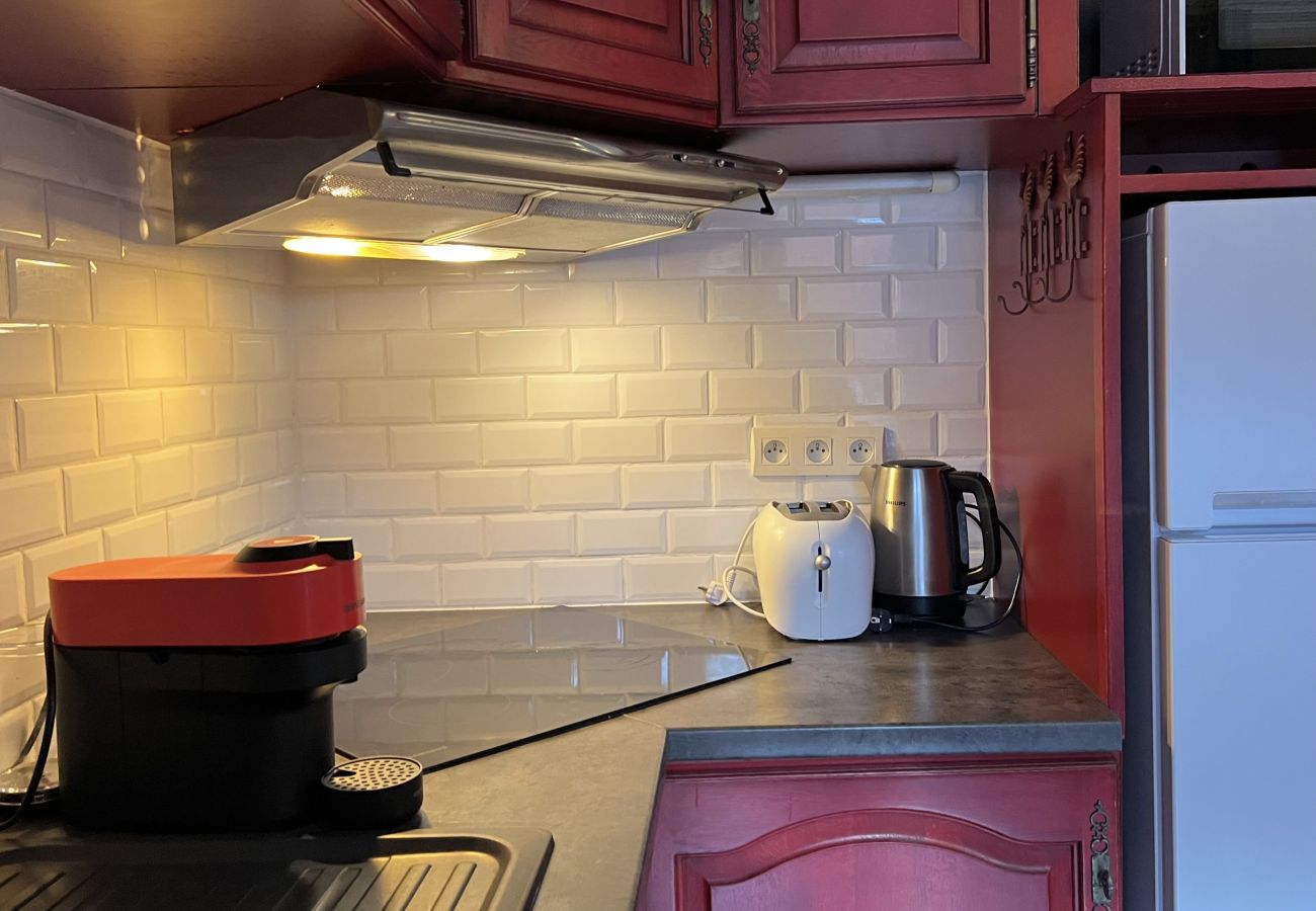 Chalet Arthur Three - Kitchen - Morzine - Snow and Trek