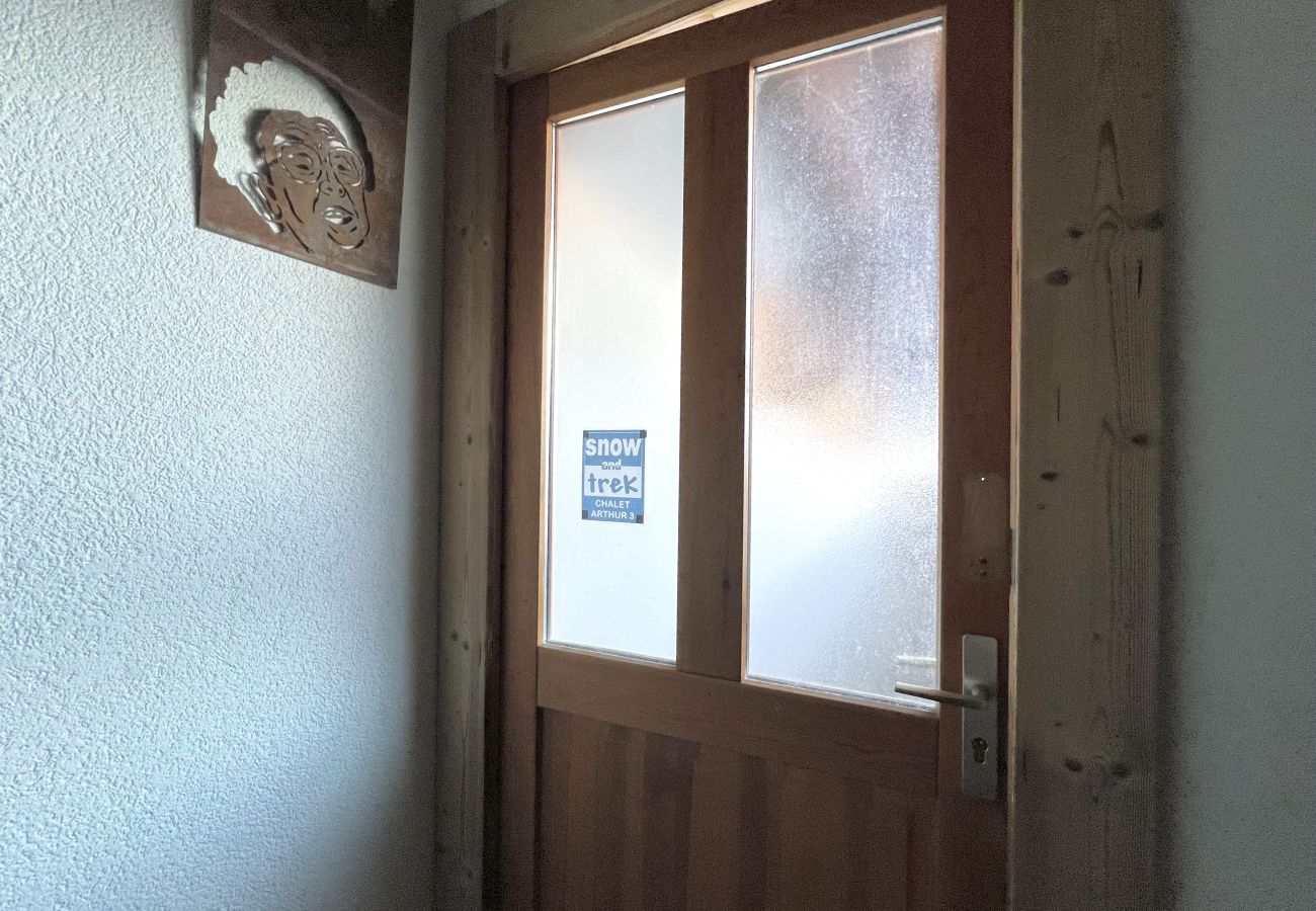 Chalet Arthur Three - Front door - Morzine - Snow and Trek