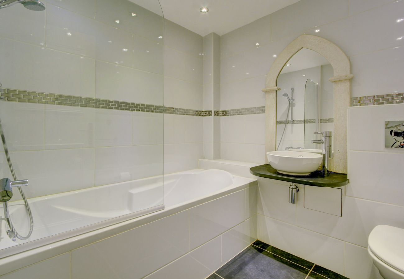 Bathroom - Jangilau B4 - Morzine - Snow and Trek 