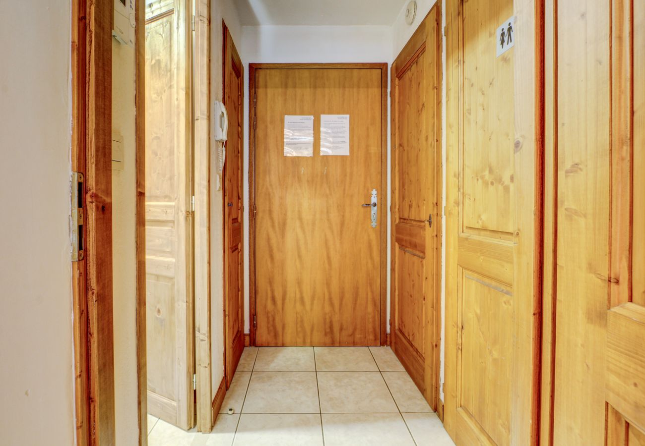 Slalom 11 - Hallway - Snow and Trek - Morzine 