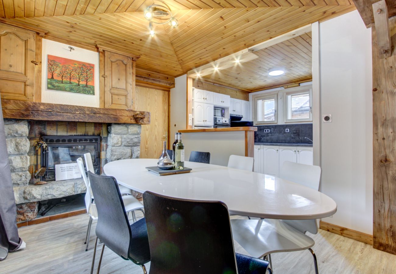 Chalet Arthur 2 - Dining - Kitchen - Morzine - Snow and Trek