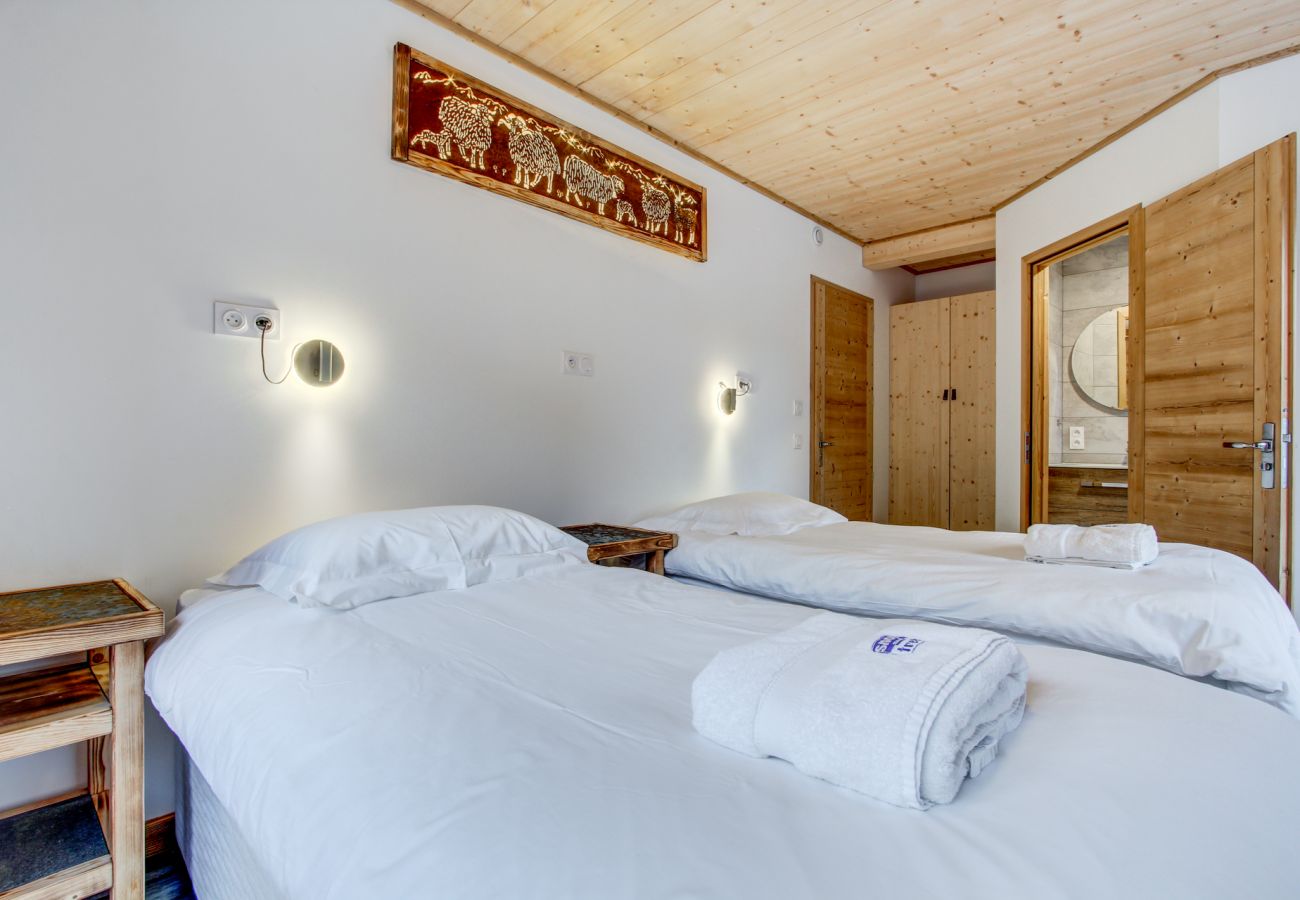 Chalet Arthur 2 - Bedroom 2 - Morzine - Snow and Trek