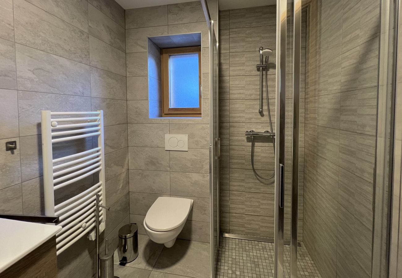 Chalet Arthur 2 - Bathroom - Morzine - Snow and Trek