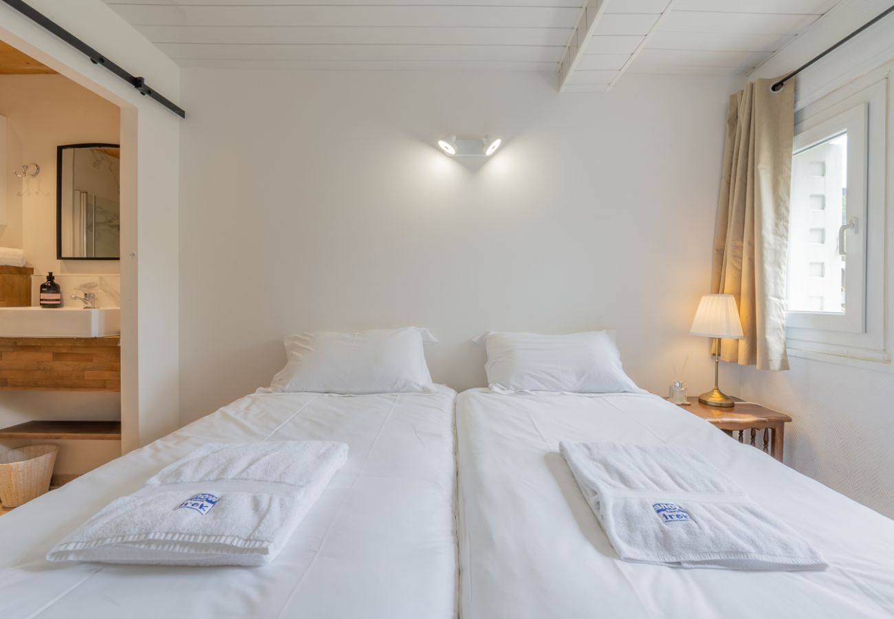 Berberis 2 apartment - bedroom - morzine 