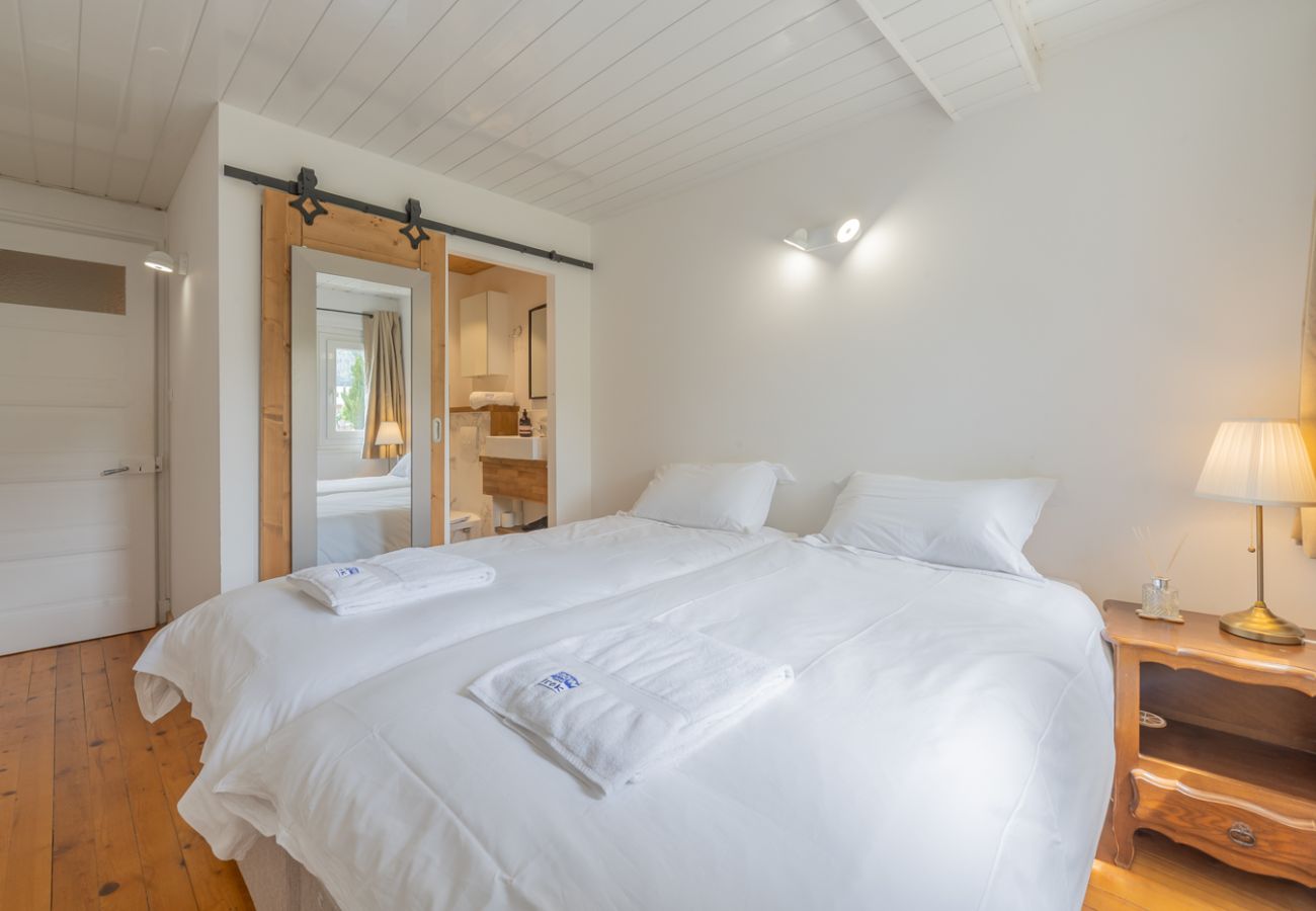 Berberis 2 apartment - bedroom  - morzine 