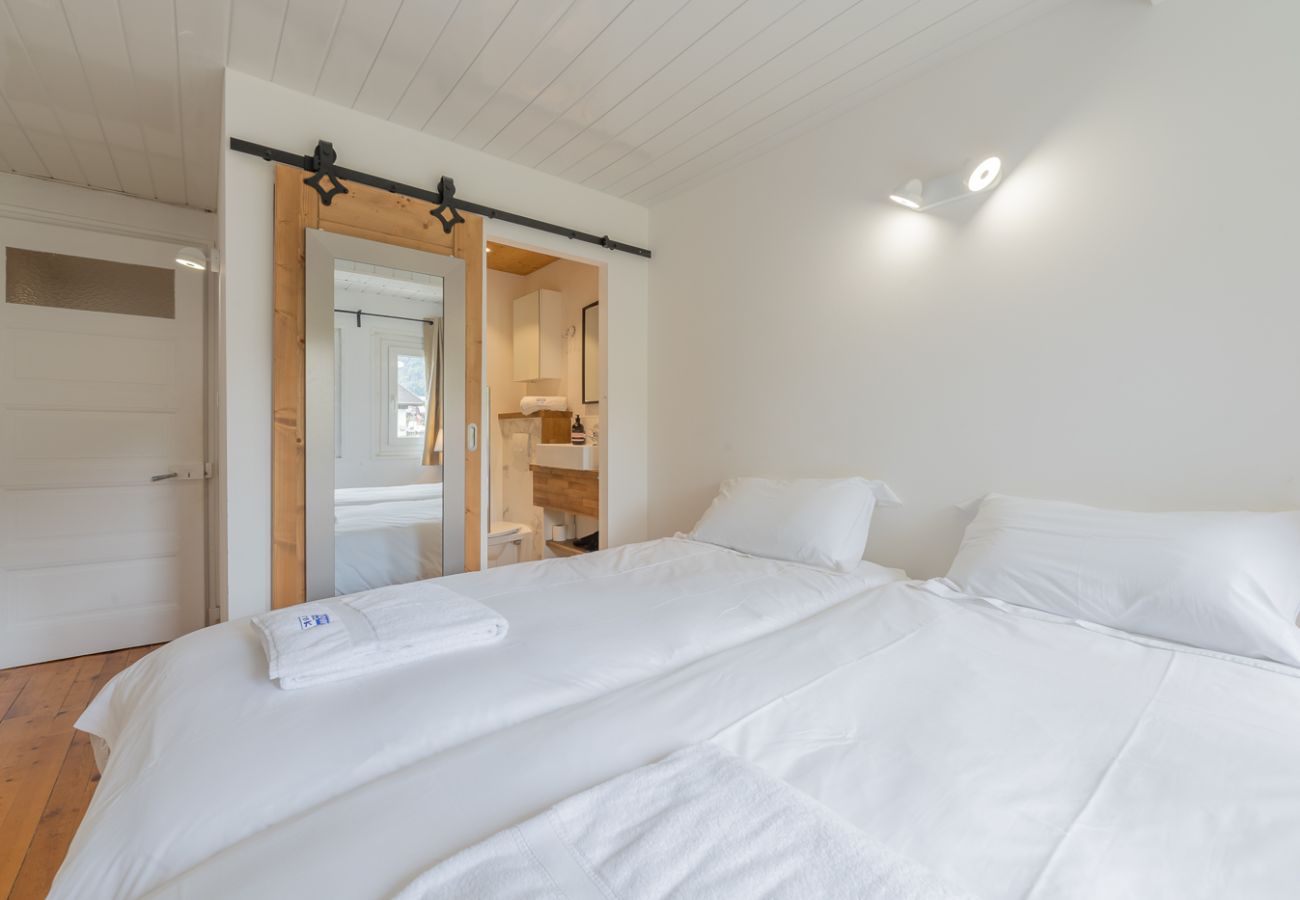 Berberis 2 apartment - bedroom  - morzine 