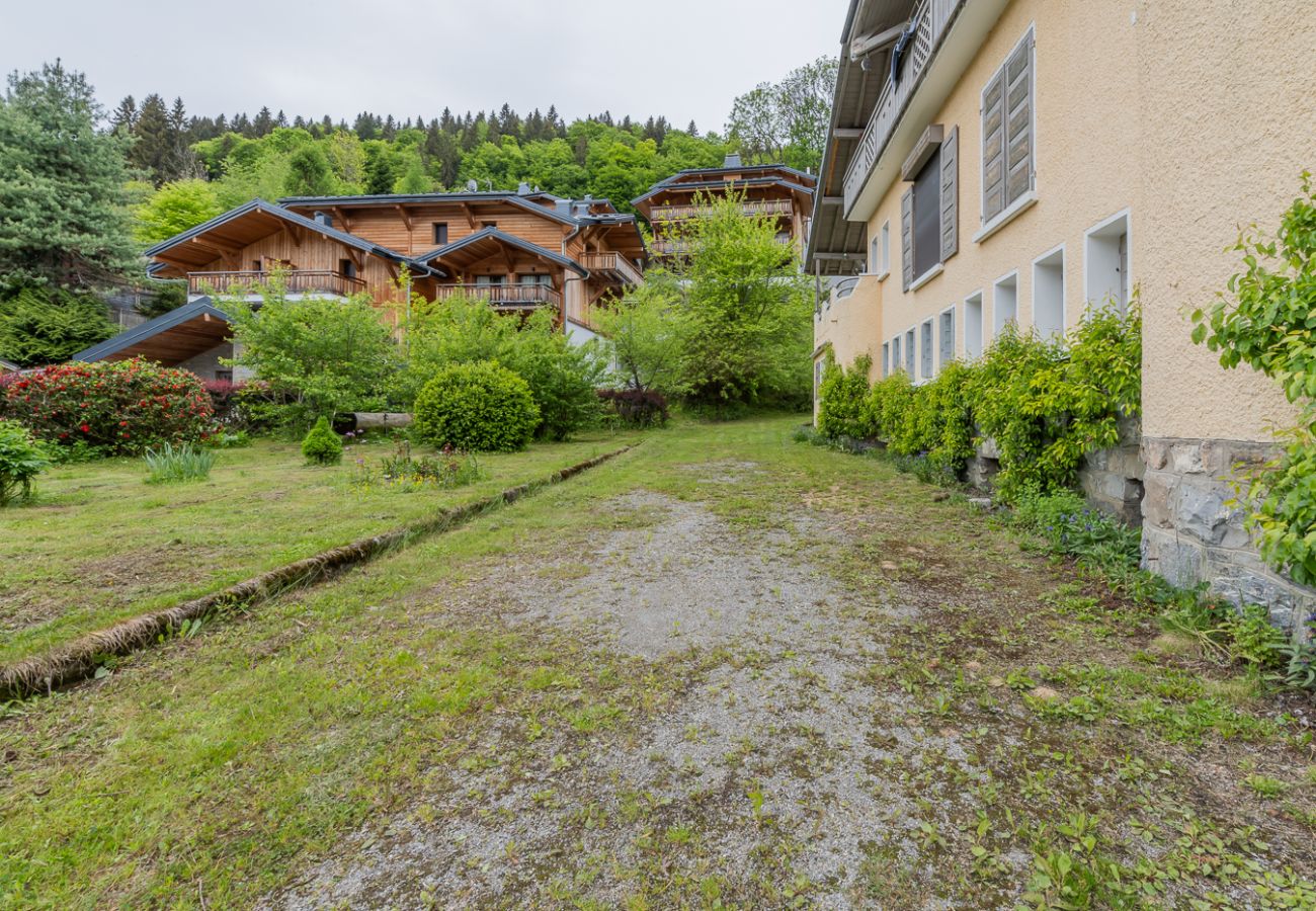 Berberis 2 apartment - outside space - garden - morzine 