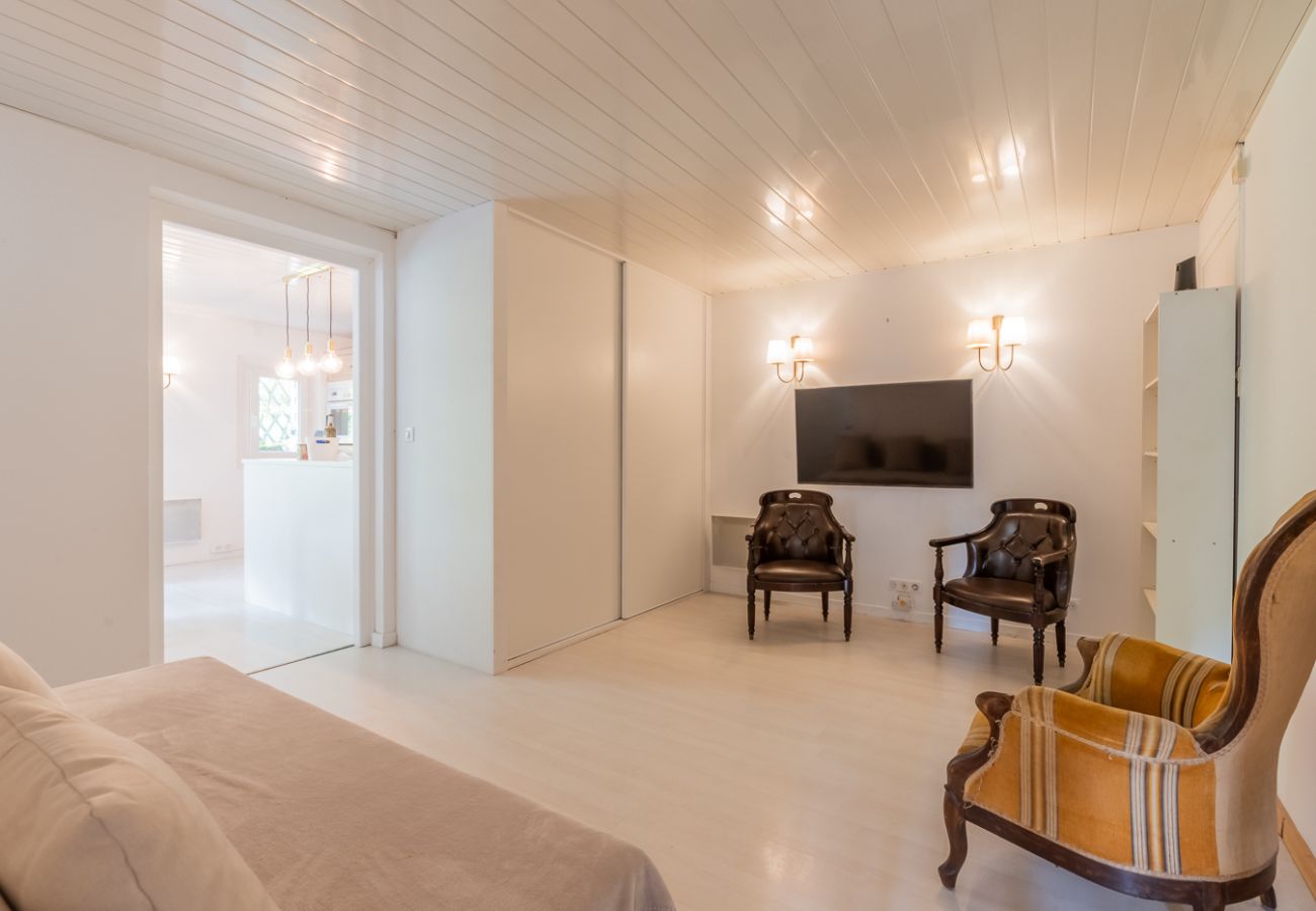 Berberis 2 apartment - tv & lounge  - morzine 